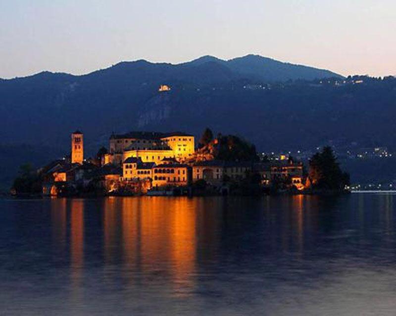 Little Suite Near Lake Verbania Exterior foto