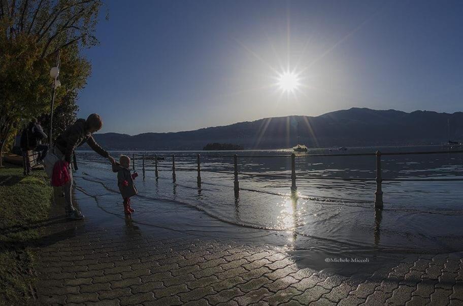 Little Suite Near Lake Verbania Exterior foto