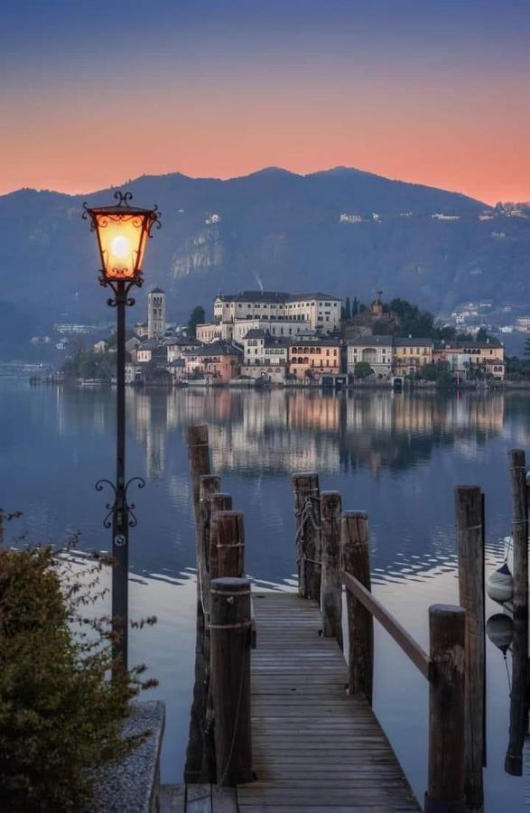 Little Suite Near Lake Verbania Exterior foto