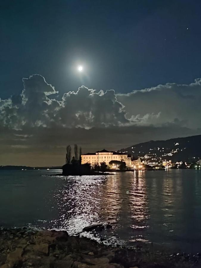 Little Suite Near Lake Verbania Exterior foto