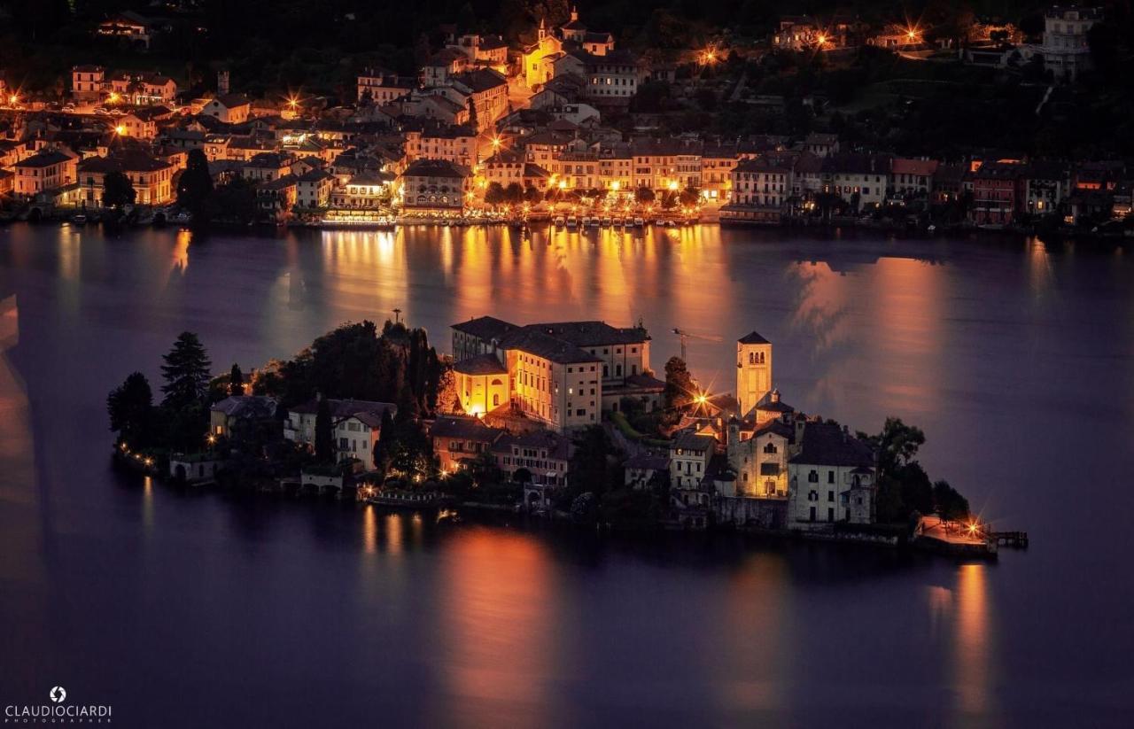 Little Suite Near Lake Verbania Exterior foto