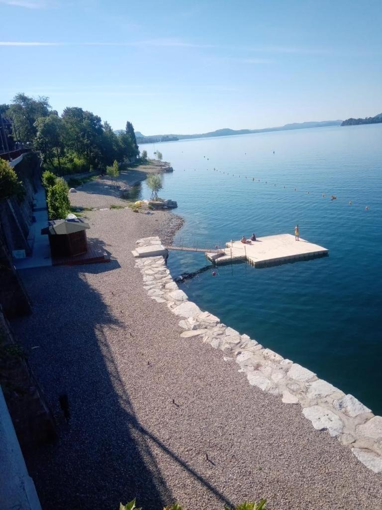 Little Suite Near Lake Verbania Exterior foto